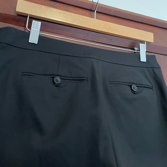 NWOT Club Monaco skinny black pant with leather pocket detail - Picture 4 of 5